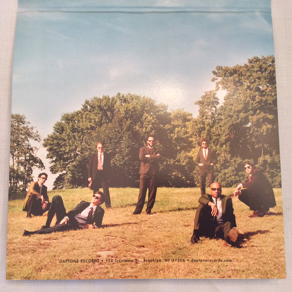 Sharon Jones & The Dap-Kings - Naturally (LP, Album, RE) - Afbeelding 4